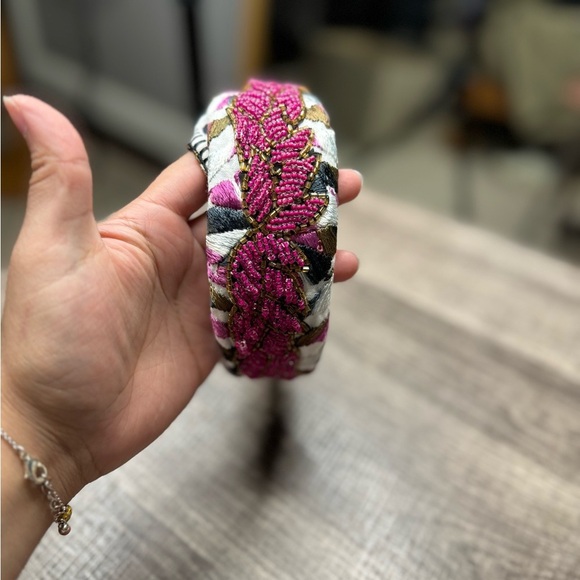 Stylish Pink and White Headband - Picture 2 of 5